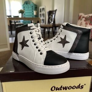 Outwoods Black and White Star High-Top Sneakers